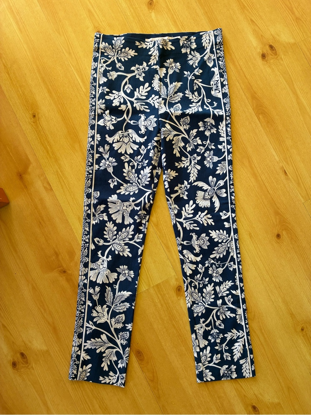 Gretchen Scott Gripe Less Navy Blue Floral Print Pull On Pants NWOT
